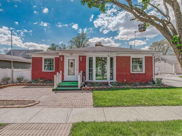 603 N Harrison St, Syracuse, IN 46567