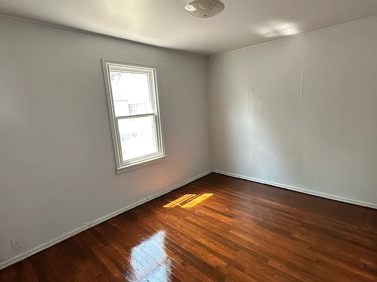 425 Liberty St — Photo 4