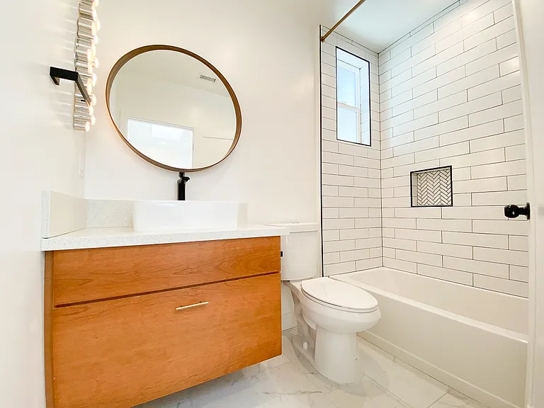 3003 S Cloverdale Ave — Photo 12