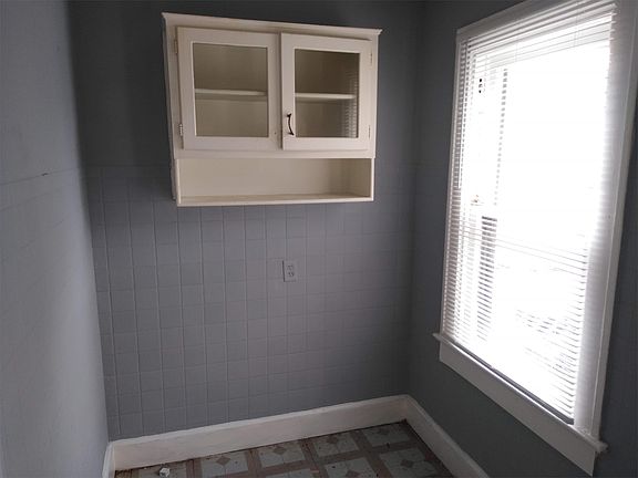 4th image of 1028 N Denny St