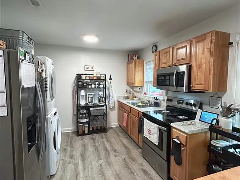 2415 Linden Ave — Photo 10