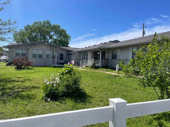 115 N 3rd St, Conway Springs, KS 67031