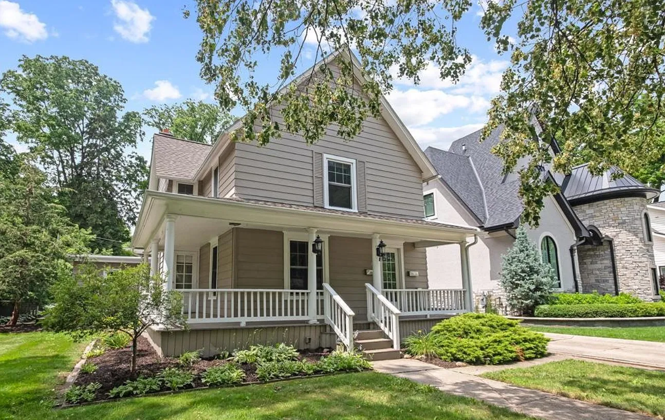 4 bed, 2555 sqft, $3,200 — Photo 1