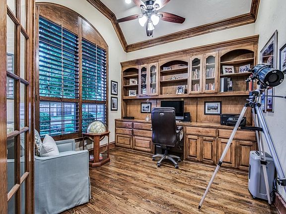 5th image of 2428 Hardrock Castle Dr