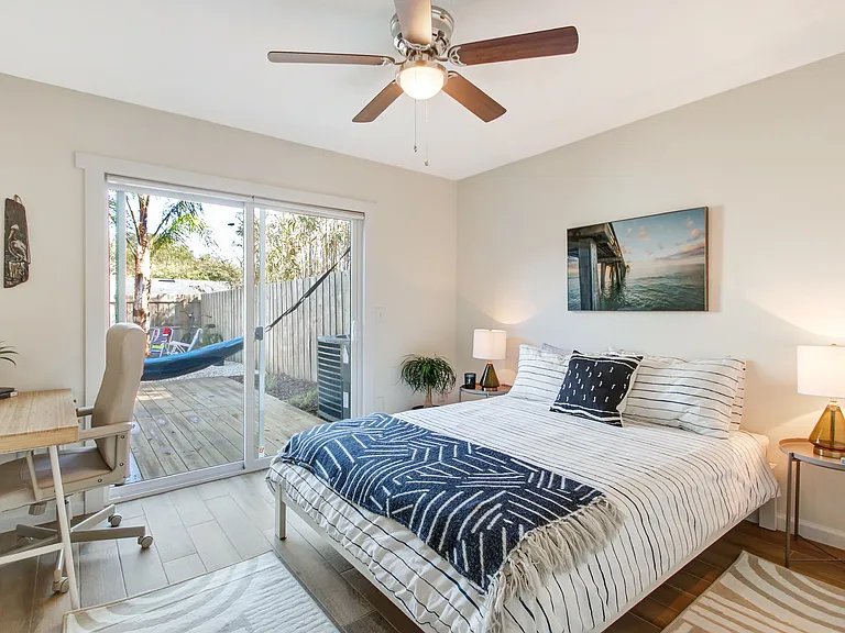 660 Aquatic Dr — Photo 5