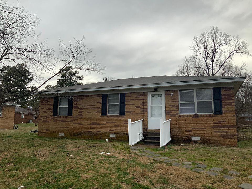 1st image of 335 Navy Dr