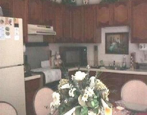 2nd image of 1211 N MAIN