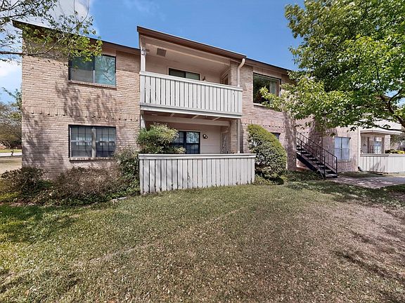 3rd image of 8210 Bent Tree Rd APT 104