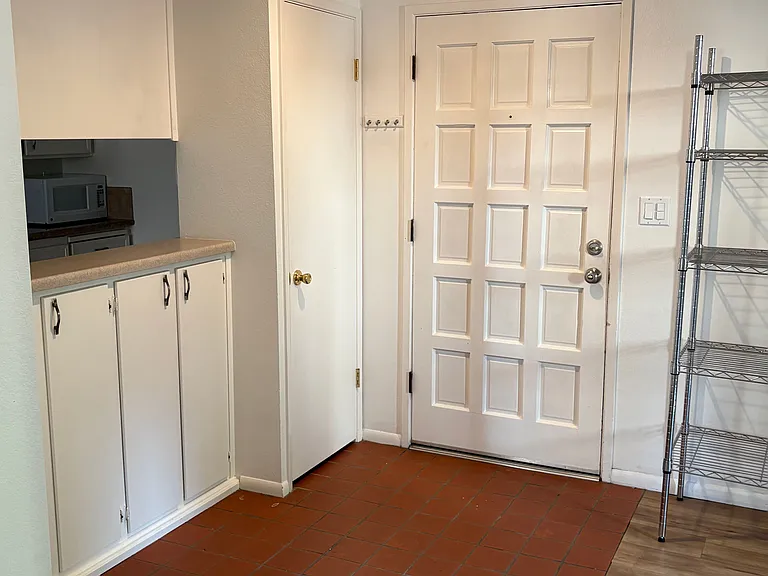 570 Peach St #26 — Photo 11