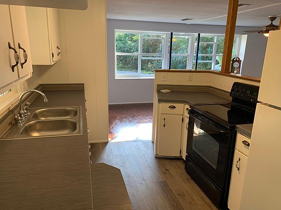 4th image of 80 Barbarosa St