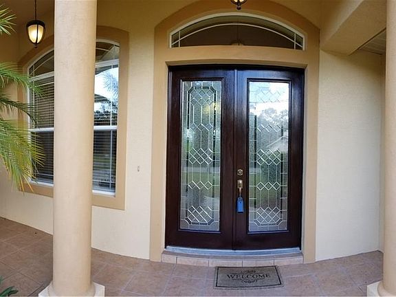 3rd image of 12002 Desoto Dr