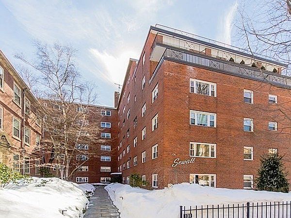 1st image of 131 Sewall Ave APT 61