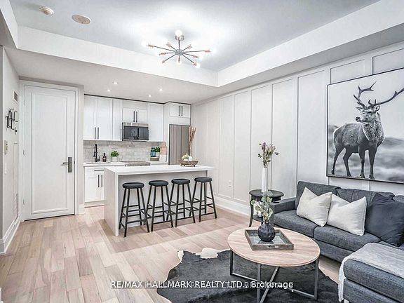 4th image of 85 Bloor St E Unit 401