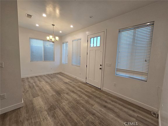 5th image of 205 E Bencamp St