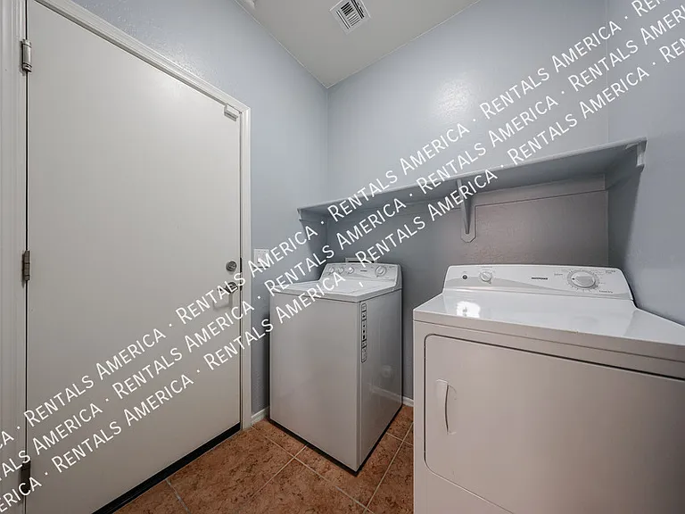 18166 N Jameson Dr — Photo 29