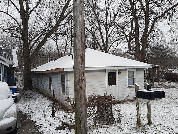 3rd image of 12613 Hilltop Dr