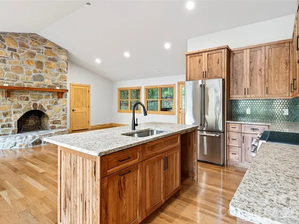 575 Croft Way, Bakersville, NC 28705