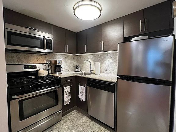 3rd image of 10 Jones St APT 2K