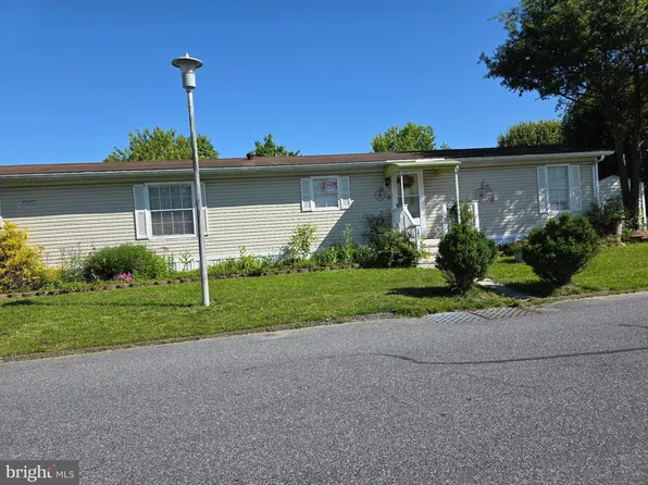 101 Roundup Rd, Middle River, MD 21220