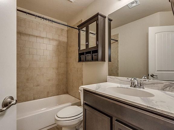 5th image of 10209 NW 24th Ter