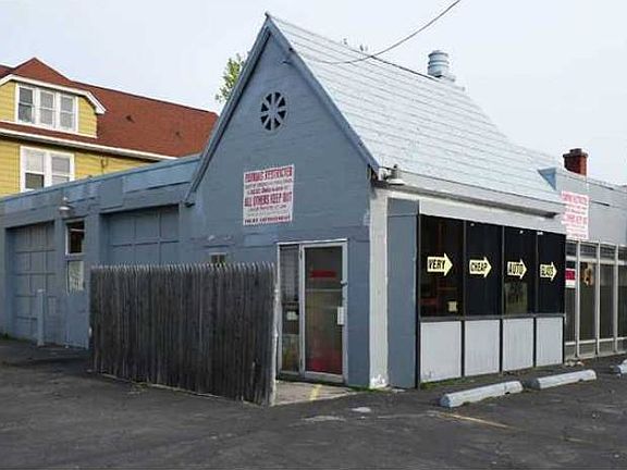 4th image of 3030 Delaware Ave