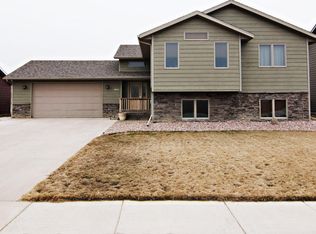 4614 Doud Dr, Gillette, WY 82718