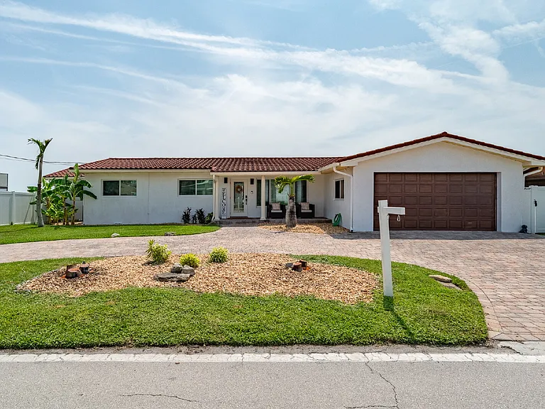 1110 S Banana River Dr — Photo 3