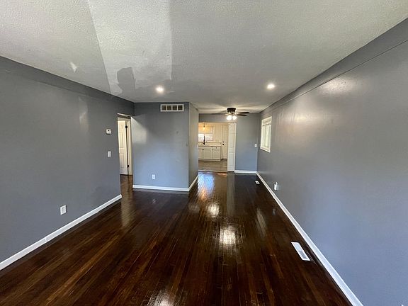 2nd image of 4913 Culver St