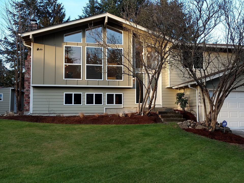 1st image of 3805 SE Buckingham Dr