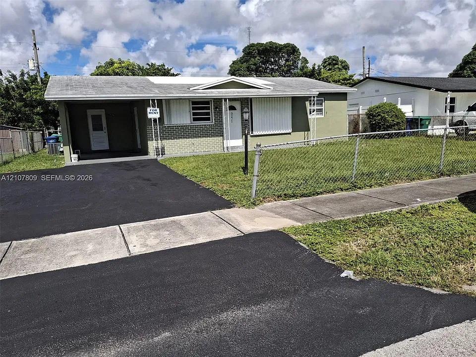 3271 NW 15th Ct
