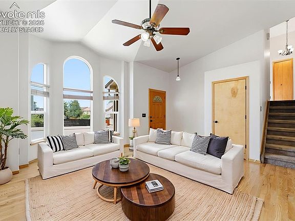 3rd image of 2630 Summerhill Dr
