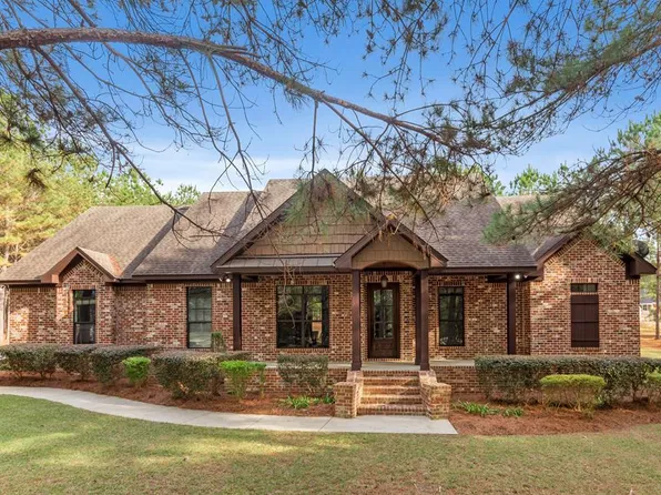 4221 Iris Rd, Dothan, AL 36301