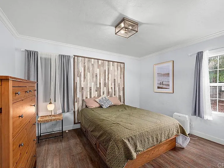 586 Del Mar Ave — Photo 25