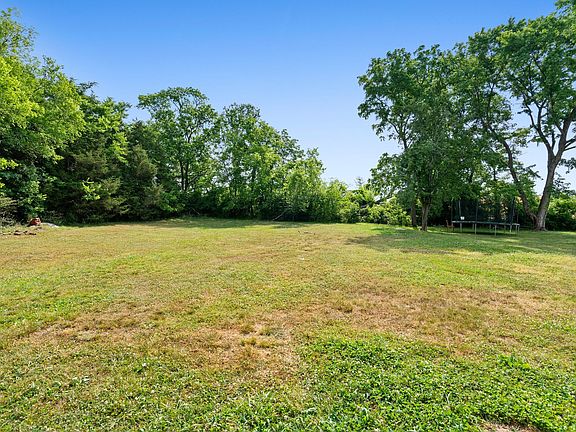 2nd image of 608 Rock Springs Rd