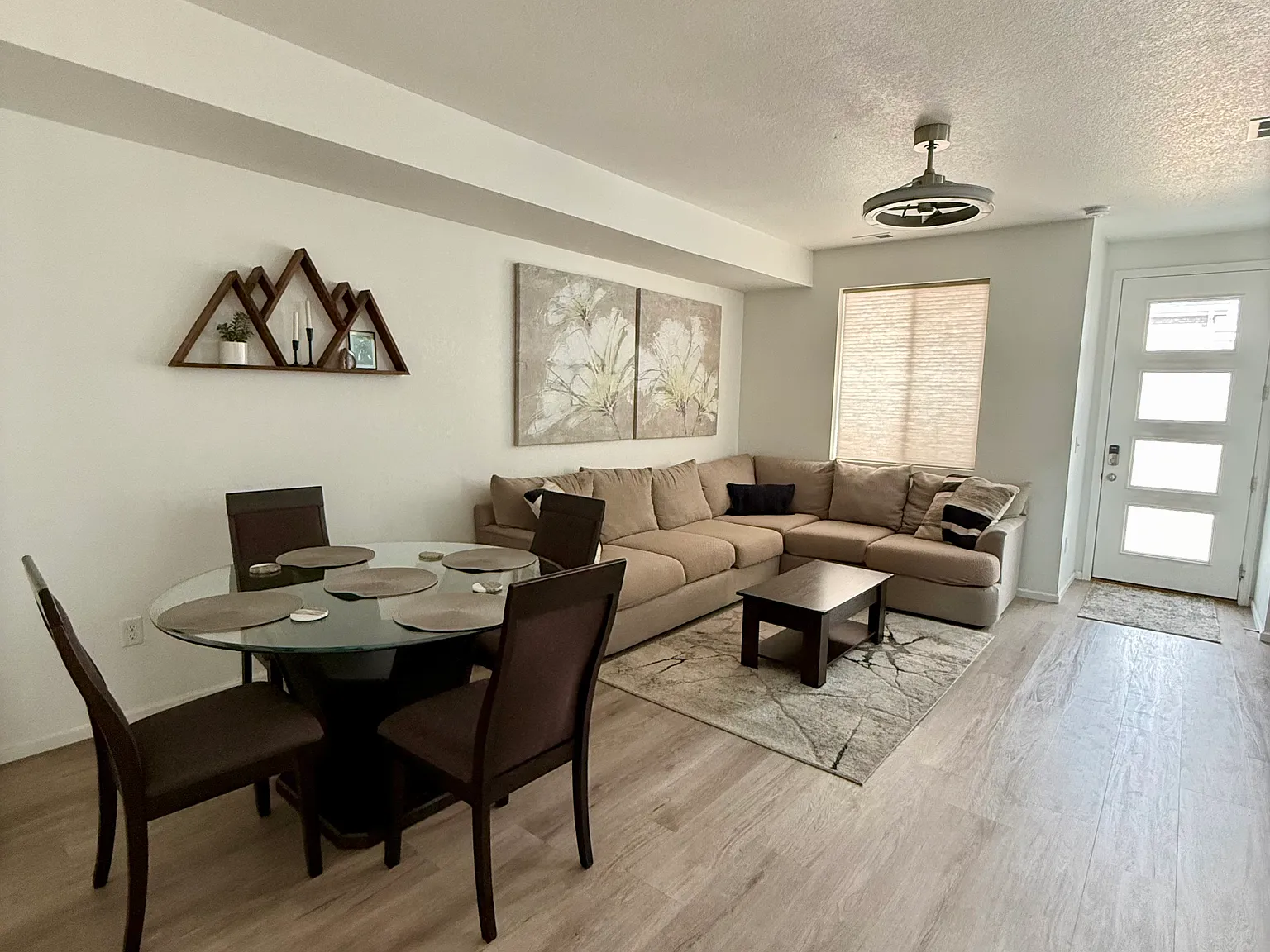 3 bed, 2.5 bath, 1300 sqft, $2,700 — Photo 2