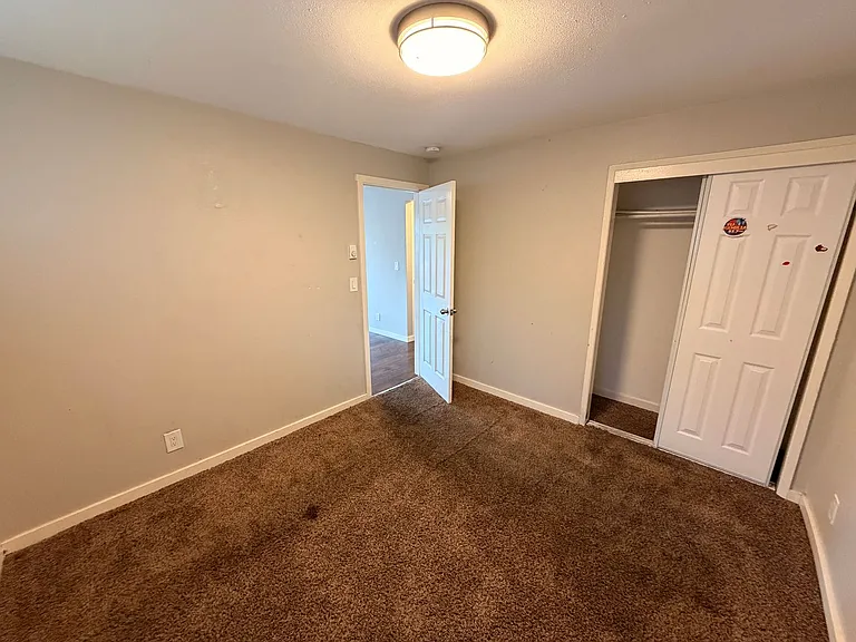 Jericho Apartments — Photo 12