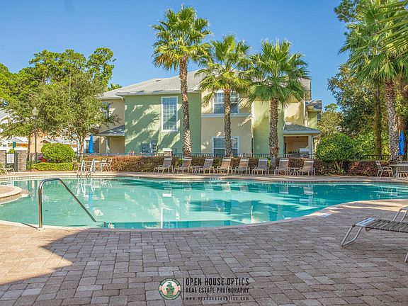 3rd image of 115 Bayberry Cir Unit 305