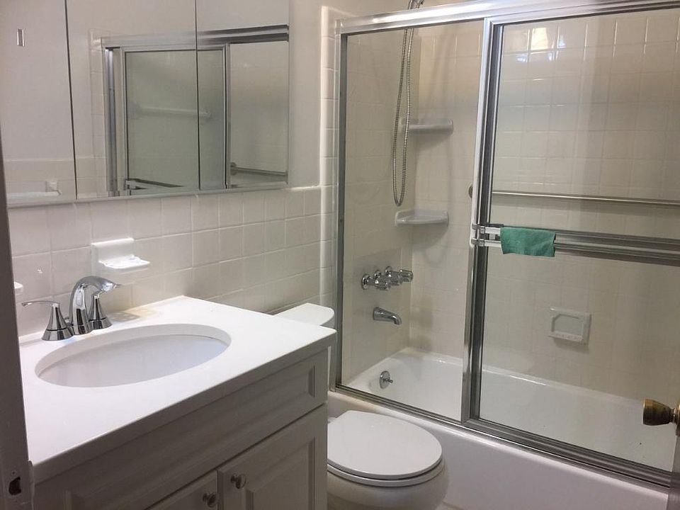 1st image of 24050 69th Ave #1