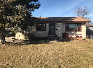 810 J St, Gering, NE 69341
