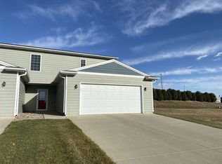 602 Sawgrass St, Yankton, SD 57078
