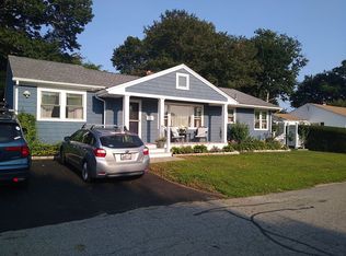 3 Sherwood Rd, Middletown, RI 02842