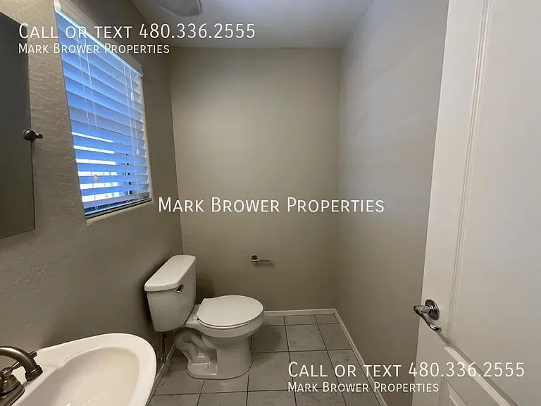 2751 E Bart St — Photo 30