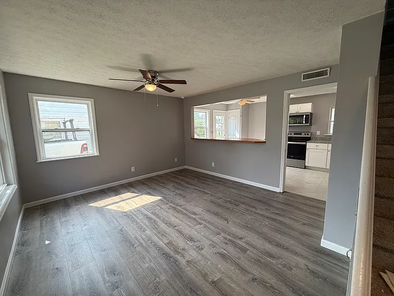 2449 Lehigh Pl — Photo 3