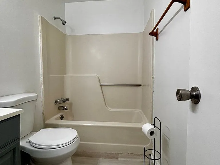 4605 Hardy Ct #B — Photo 25