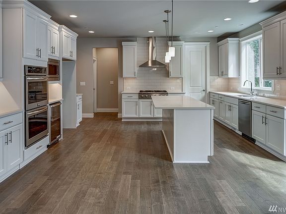 4th image of 934 10th Pl Nw (homesite #4)