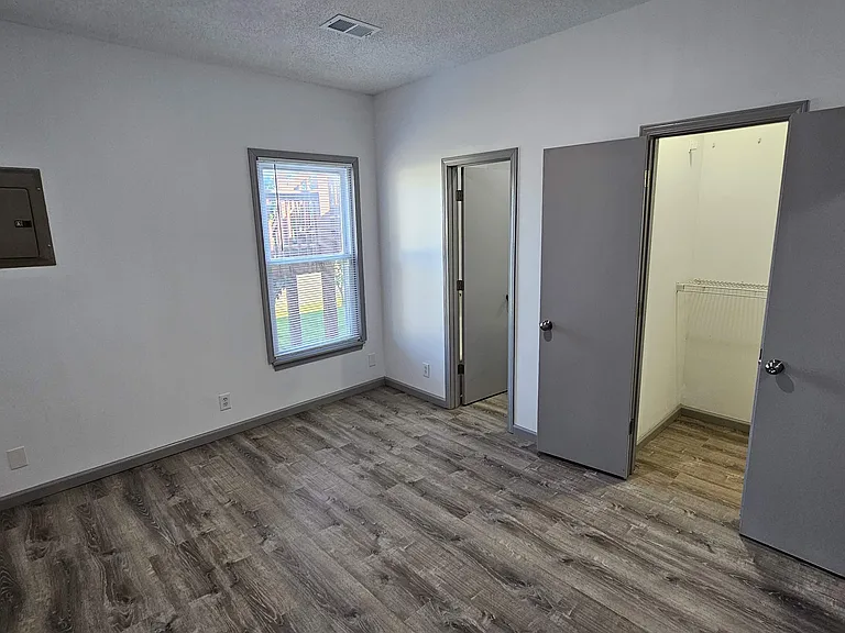 17641 W 111th Pl — Photo 33