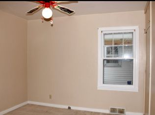 2225 S 1st St, Springfield, IL 62704