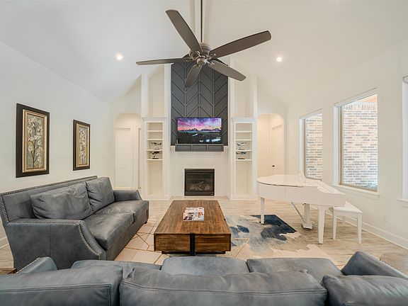 4th image of 511 Lost Creek Cir
