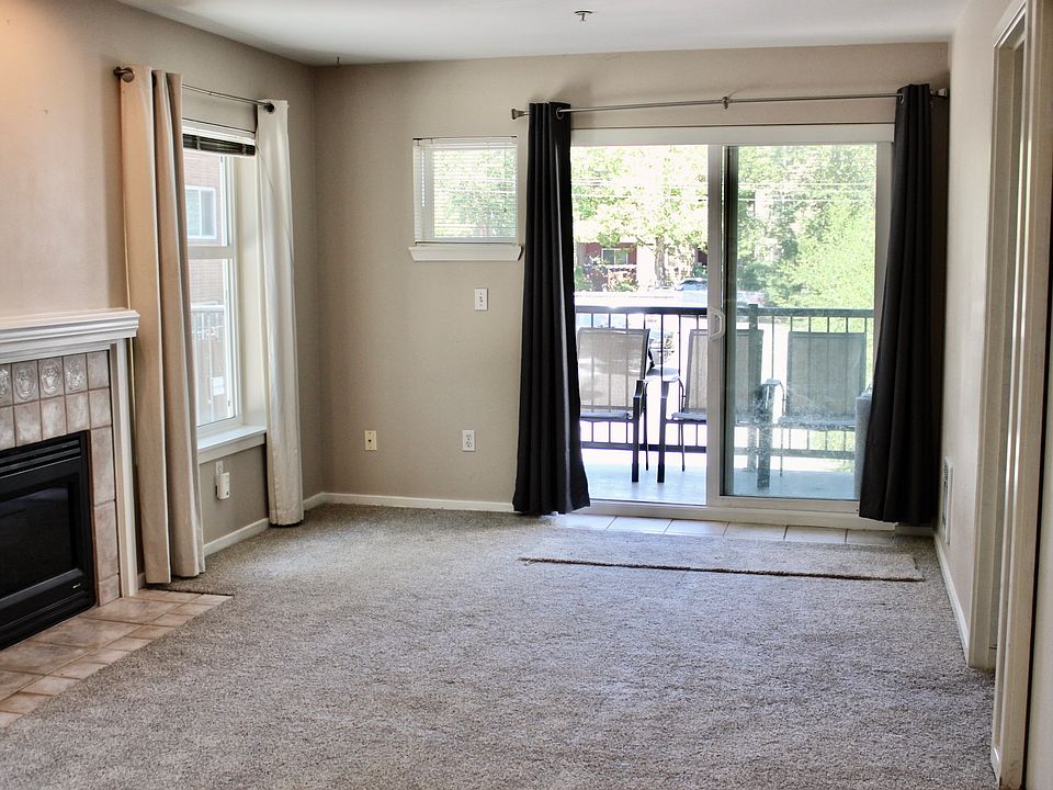 1st image of 12345 Roosevelt Way NE APT 207