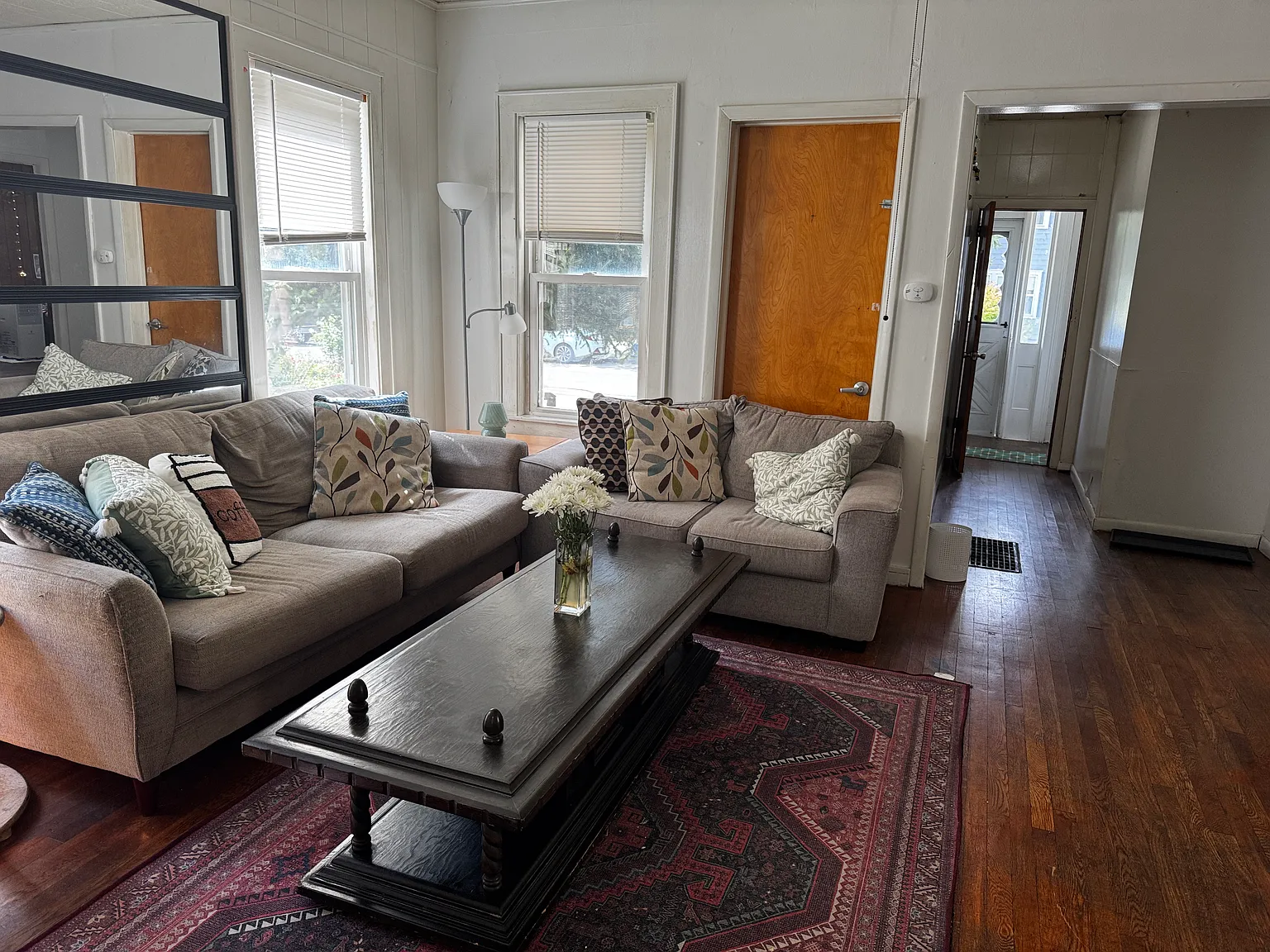 4 bed, 2481 sqft, $3,100 — Photo 3